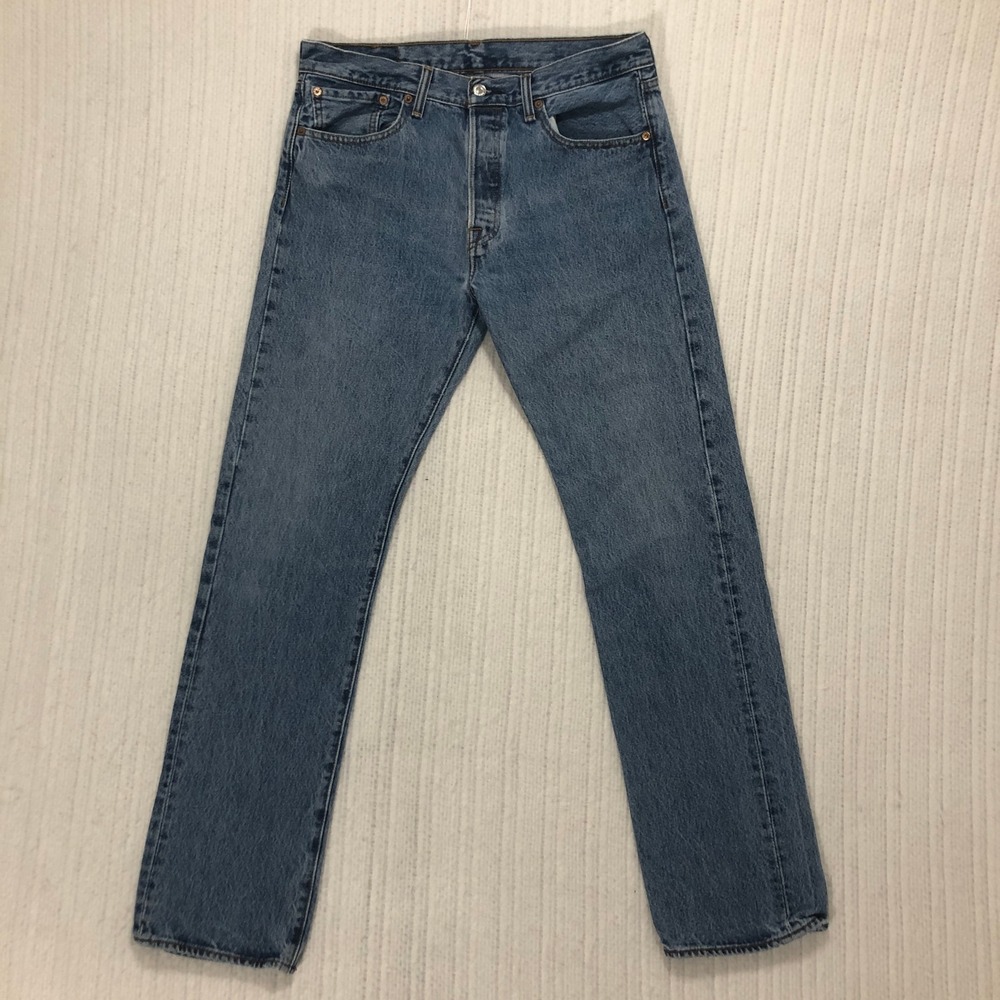 Levis 501 Original Fit Mens‎ Jeans Medium Wash Straight Leg Button Fly 32x32